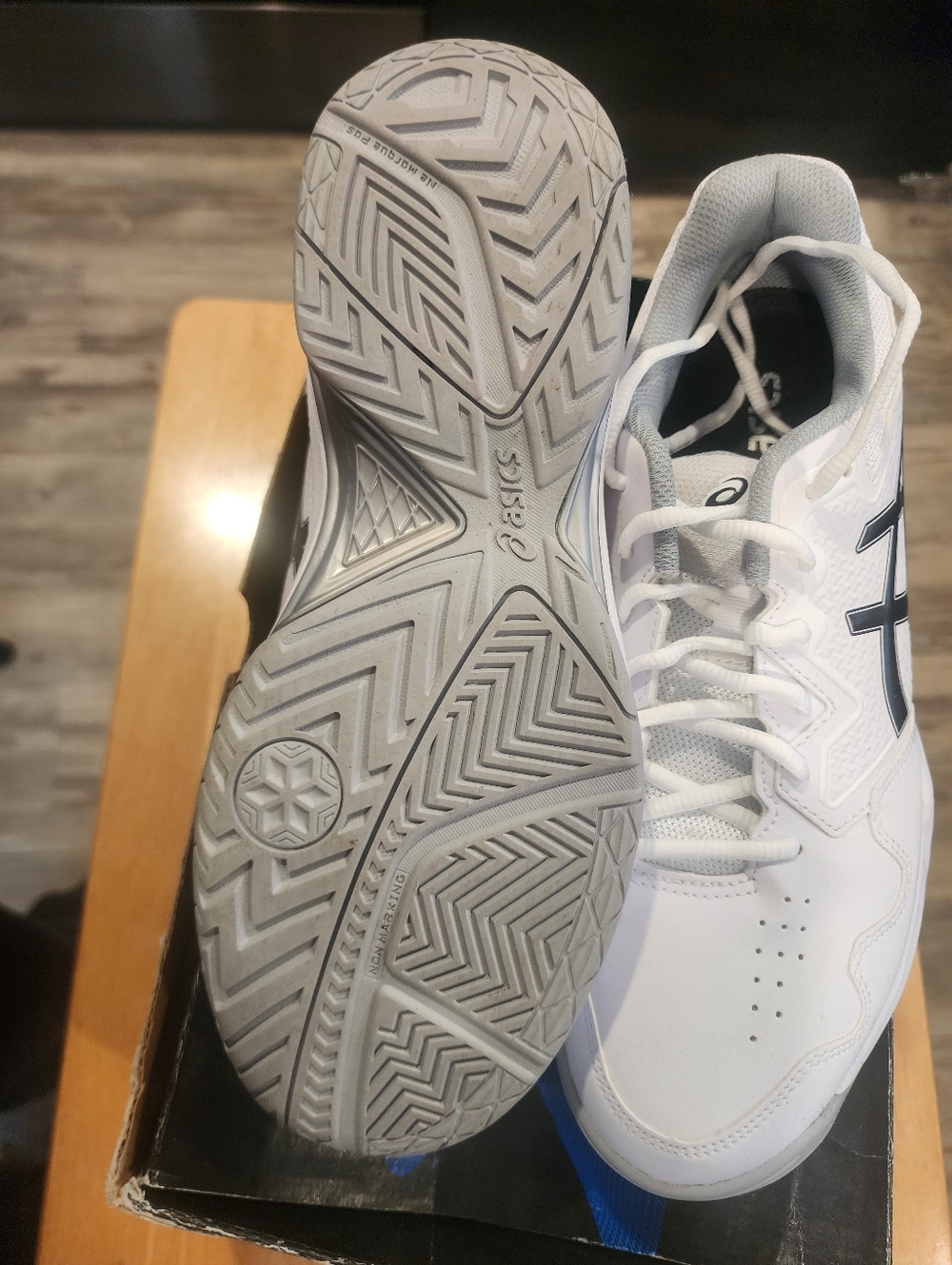 Asics Men's White Athletic Shoes with Black Logo - Picture 4 of 6